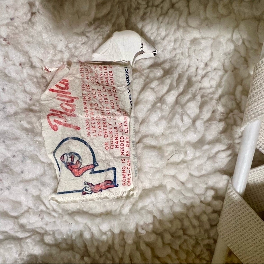 Vintage yellow two-piece baby snowsuit by Playland featuring embroidered giraffe - Picture 6 of 7